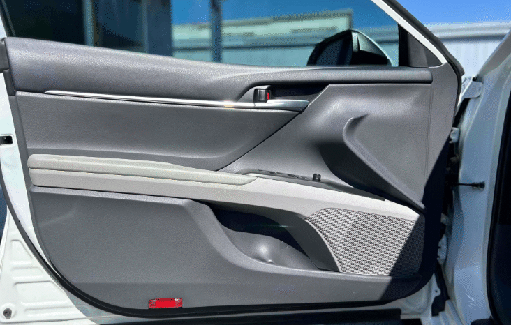 
								2023 Toyota Camry Hybrid LE full									