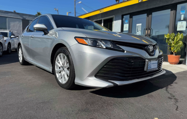
								2018 Toyota Camry LE full									