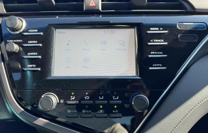 
								2018 Toyota Camry LE full									