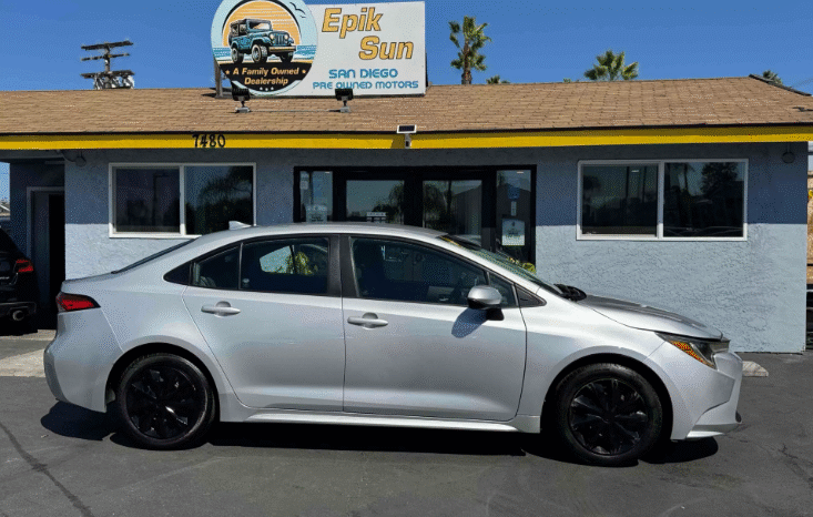 
								2021 Toyota Corolla LE full									