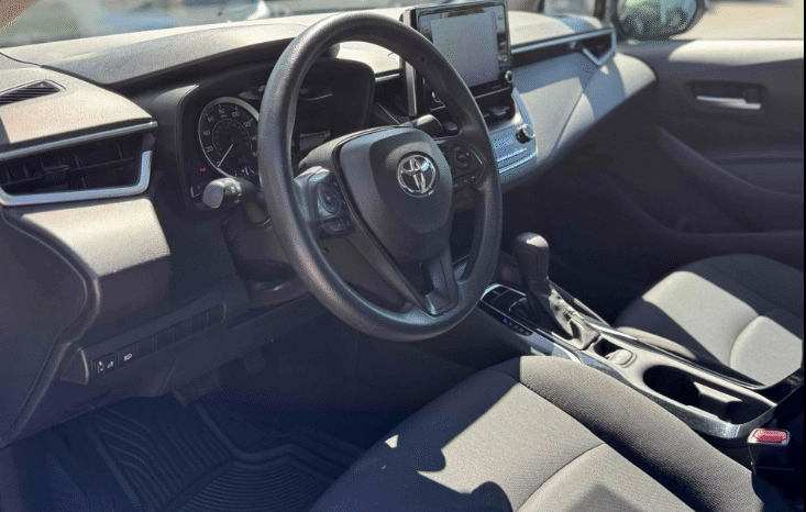 
								2021 Toyota Corolla LE full									