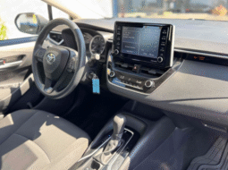 
										2021 Toyota Corolla LE full									