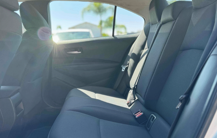 
								2021 Toyota Corolla LE full									