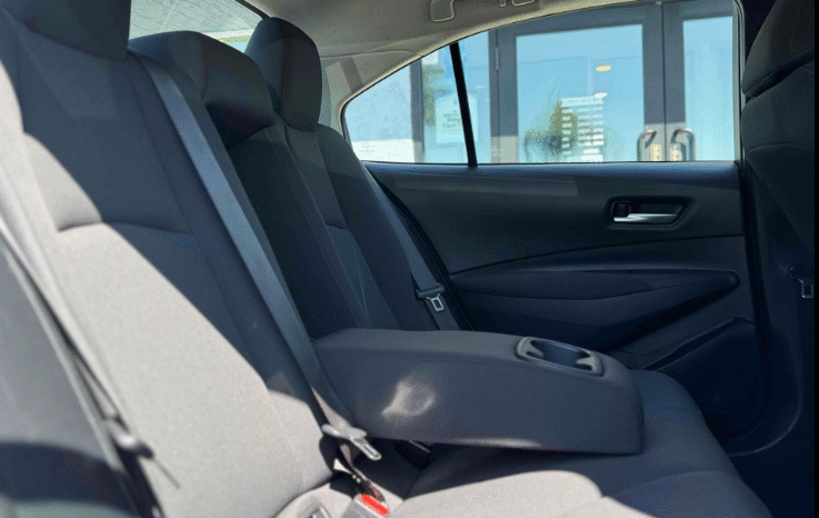 
								2021 Toyota Corolla LE full									