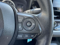 
										2021 Toyota Corolla LE full									