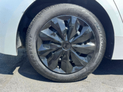 
										2021 Toyota Corolla LE full									