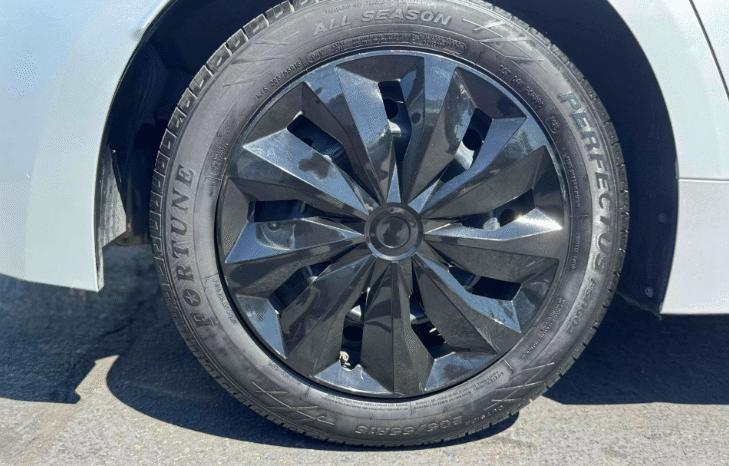 
								2021 Toyota Corolla LE full									