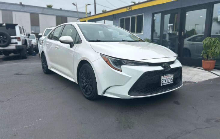 
								2020 Toyota Corolla LE full									