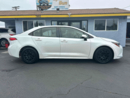 
										2020 Toyota Corolla LE full									