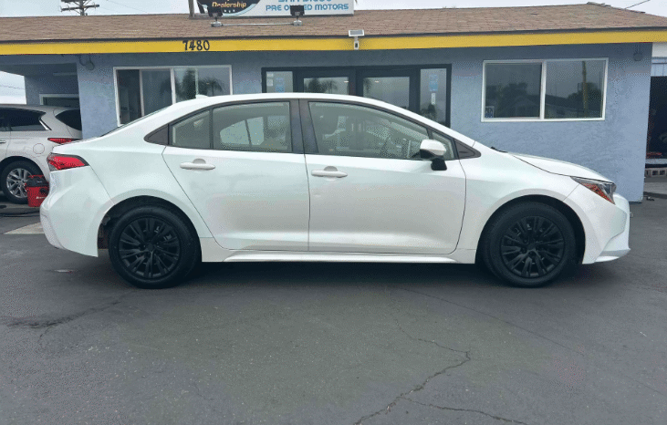 
								2020 Toyota Corolla LE full									