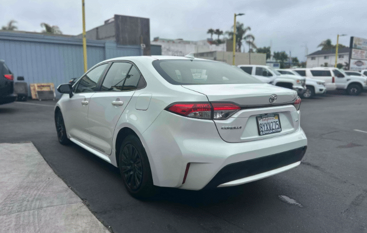 
								2020 Toyota Corolla LE full									