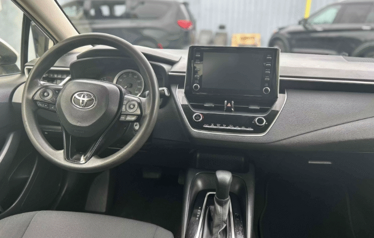 
								2020 Toyota Corolla LE full									