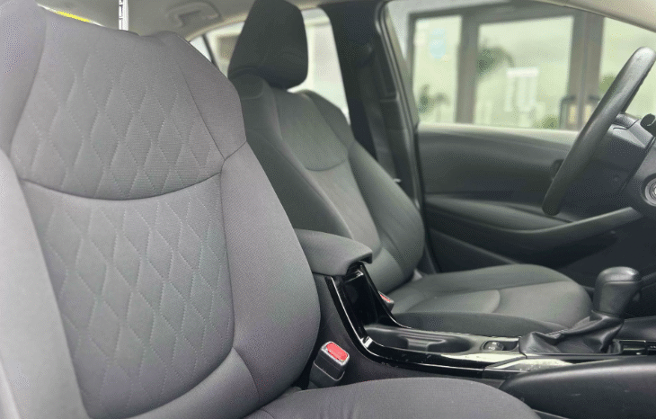 
								2020 Toyota Corolla LE full									