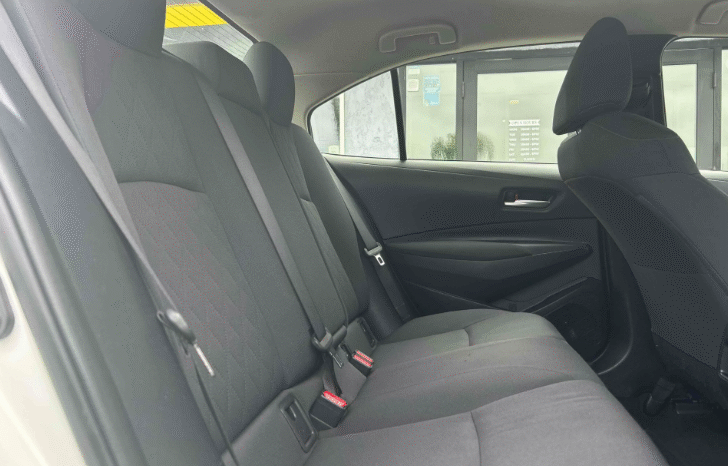 
								2020 Toyota Corolla LE full									