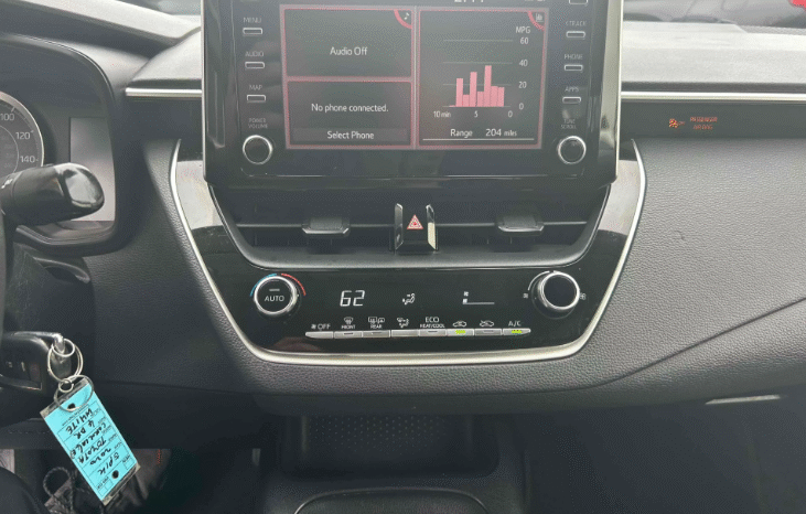 
								2020 Toyota Corolla LE full									