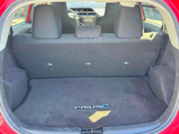 
										2016 Toyota Prius c One full									