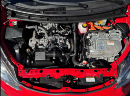 
										2016 Toyota Prius c One full									