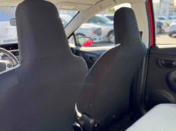 
										2016 Toyota Prius c One full									