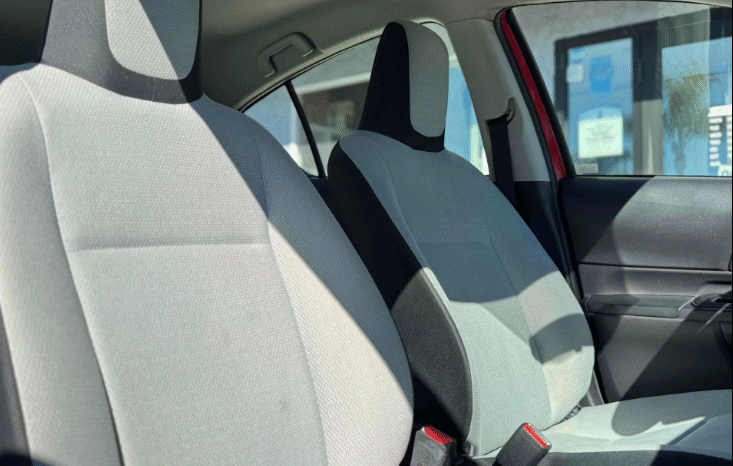 
								2016 Toyota Prius c One full									