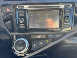 
										2016 Toyota Prius c One full									