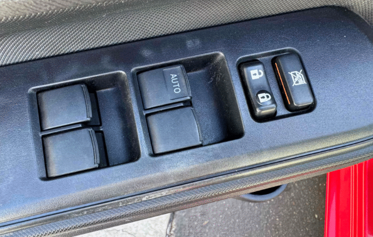 
								2016 Toyota Prius c One full									