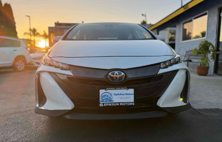 
								2020 Toyota Prius Prime XLE full									