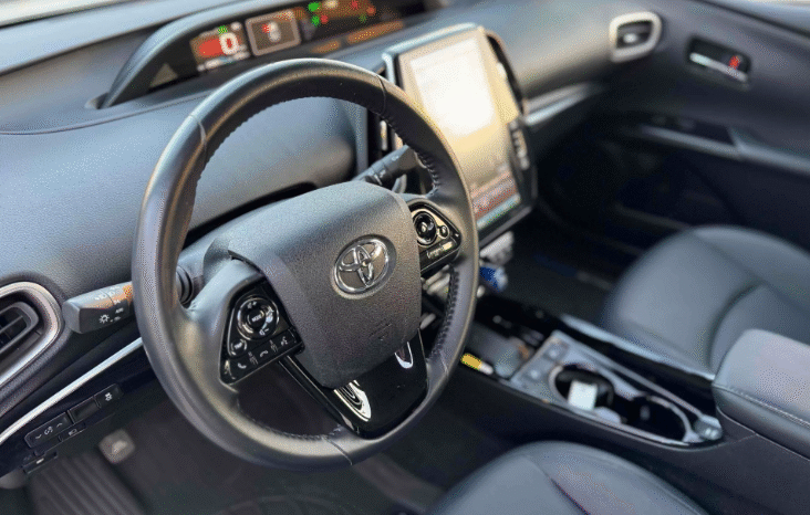 
								2020 Toyota Prius Prime XLE full									