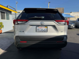 
										2019 Toyota RAV4 LE full									