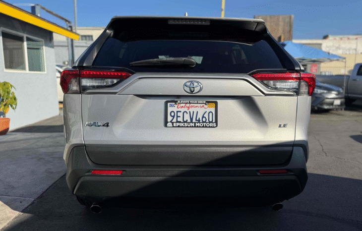 
								2019 Toyota RAV4 LE full									