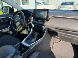 
										2019 Toyota RAV4 LE full									