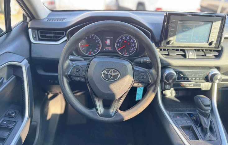 
								2019 Toyota RAV4 LE full									