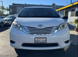 2017 Toyota Sienna LE