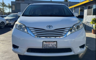 2017 Toyota Sienna LE
