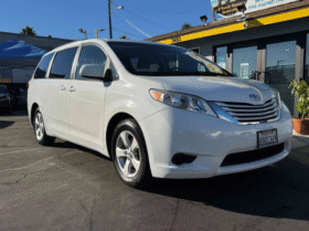 2017 Toyota Sienna LE