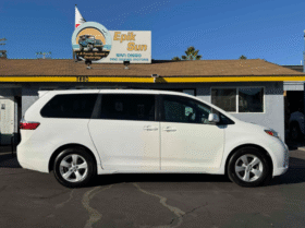 2017 Toyota Sienna LE