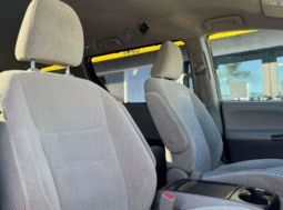 
										2017 Toyota Sienna LE full									