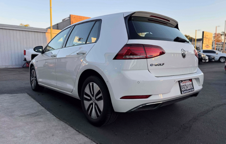 
								2017 Volkswagen e-Golf SEL Premium full									