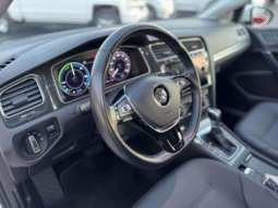 
										2017 Volkswagen e-Golf SEL Premium full									