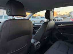 
										2017 Volkswagen e-Golf SEL Premium full									