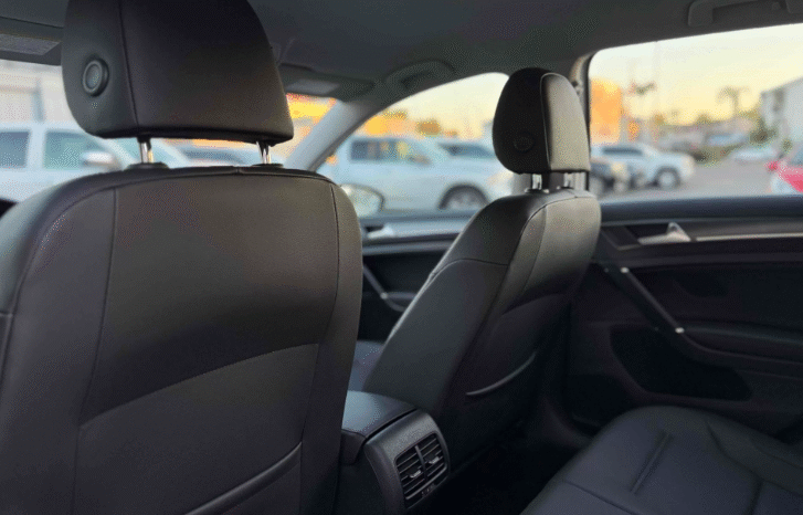 
								2017 Volkswagen e-Golf SEL Premium full									