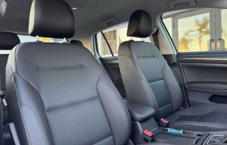 
								2017 Volkswagen e-Golf SEL Premium full									