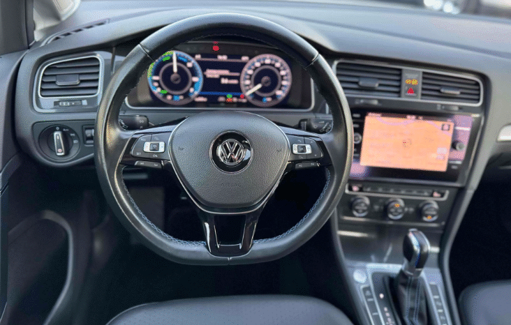 
								2017 Volkswagen e-Golf SEL Premium full									