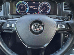 
										2017 Volkswagen e-Golf SEL Premium full									