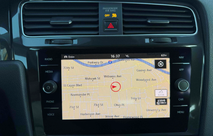 
								2017 Volkswagen e-Golf SEL Premium full									