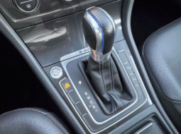 
										2017 Volkswagen e-Golf SEL Premium full									