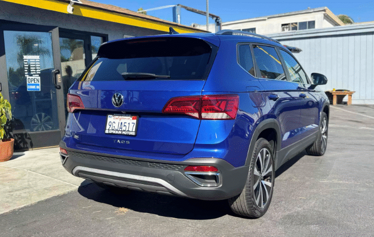 
								2023 Volkswagen Taos SE full									