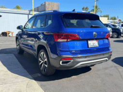 
										2023 Volkswagen Taos SE full									