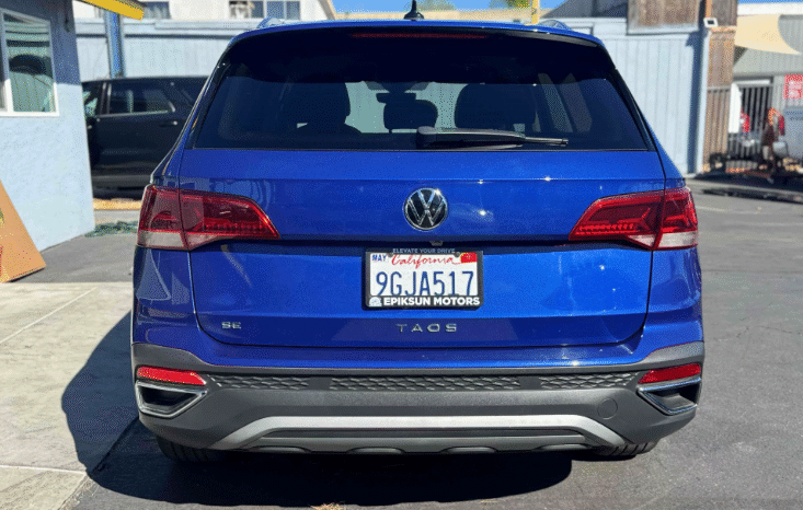 
								2023 Volkswagen Taos SE full									