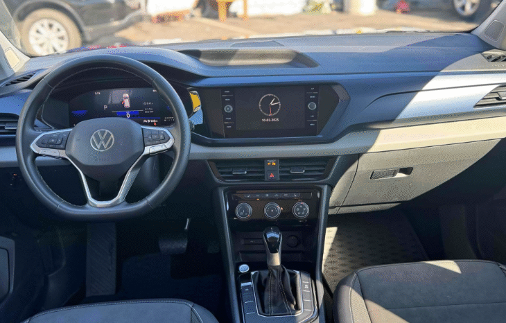 
								2023 Volkswagen Taos SE full									