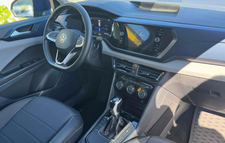 
								2023 Volkswagen Taos SE full									